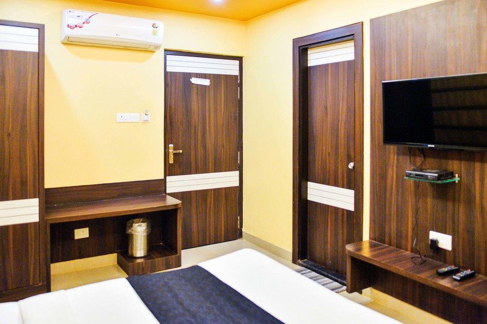 Hotel Janki International By Keymagics Varanasi Esterno foto
