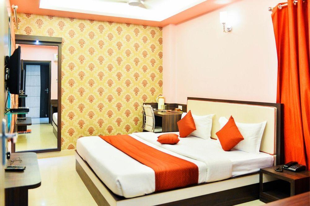 Hotel Janki International By Keymagics Varanasi Esterno foto