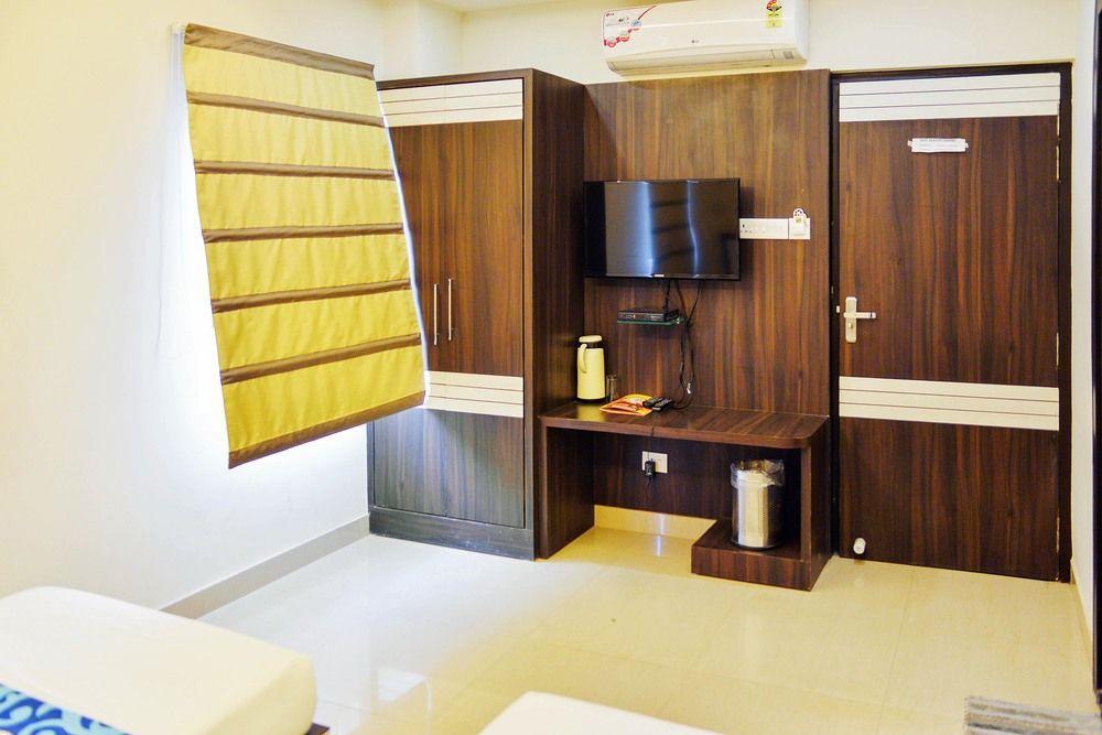 Hotel Janki International By Keymagics Varanasi Esterno foto