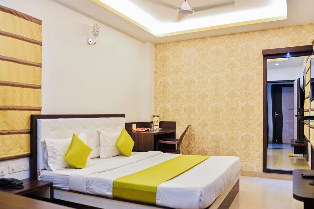 Hotel Janki International By Keymagics Varanasi Esterno foto