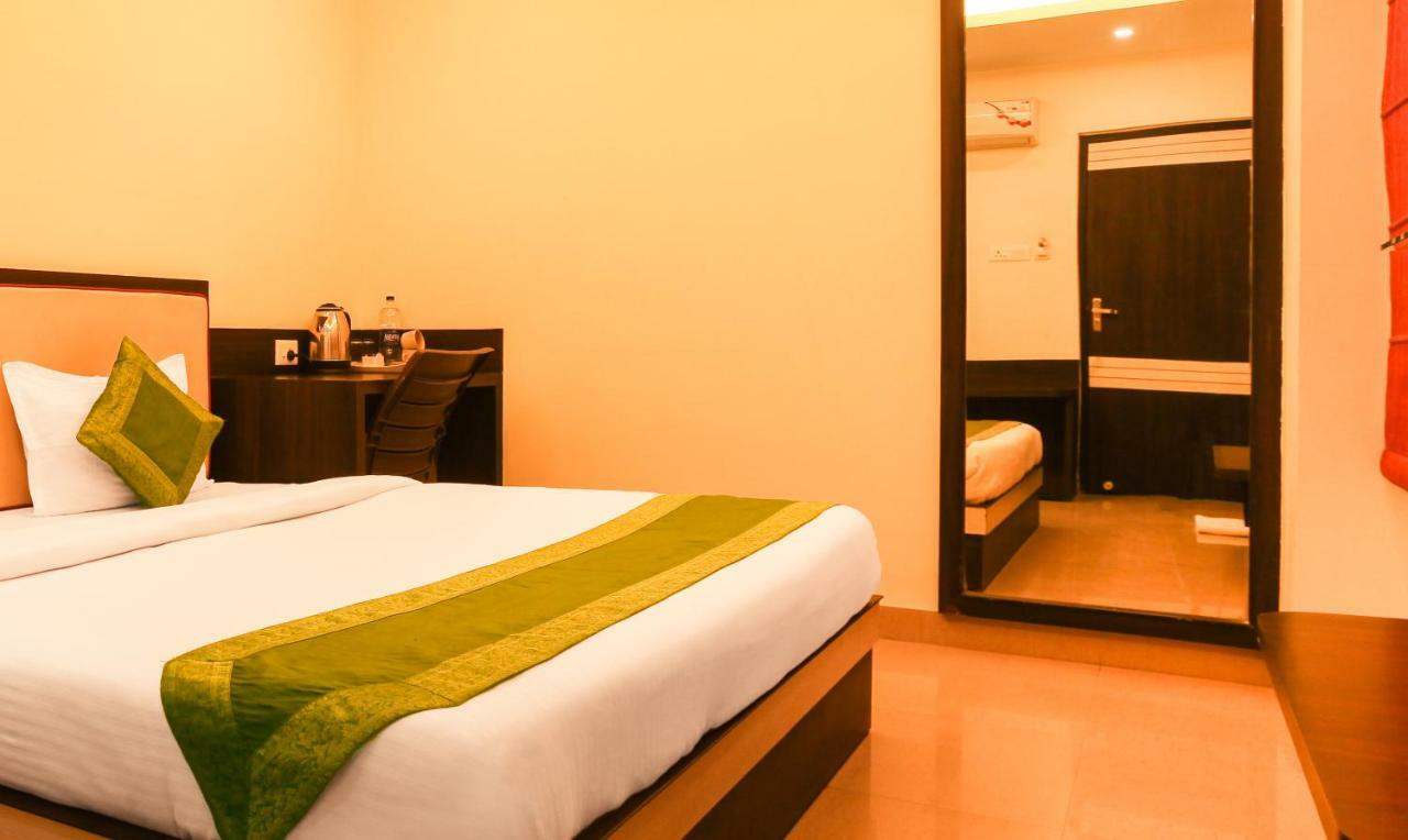 Hotel Janki International By Keymagics Varanasi Esterno foto