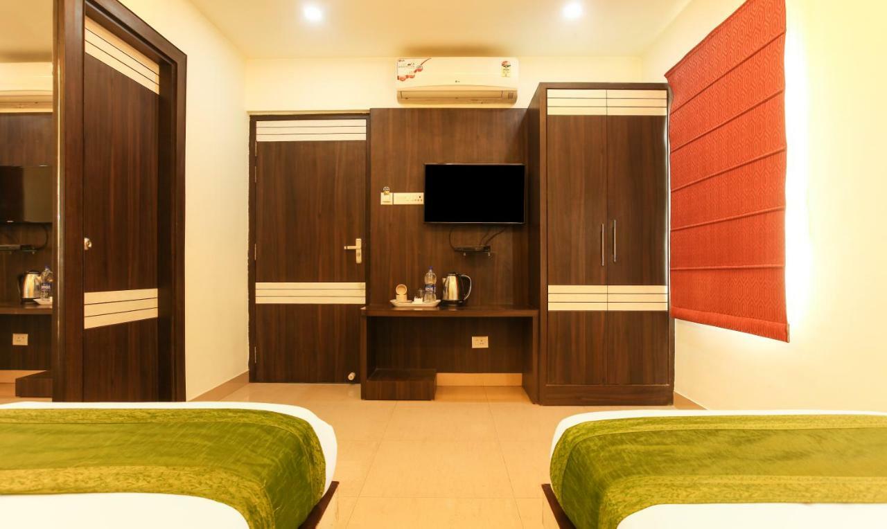 Hotel Janki International By Keymagics Varanasi Esterno foto