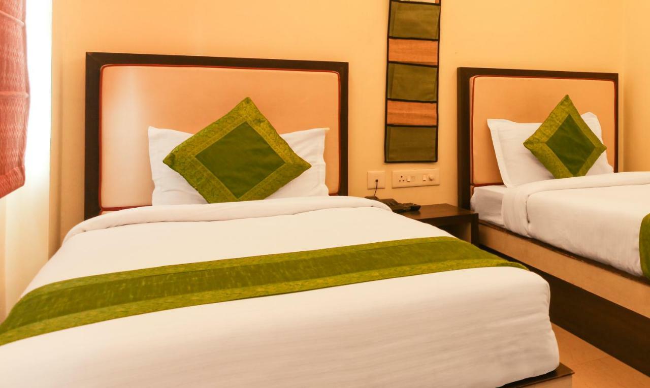 Hotel Janki International By Keymagics Varanasi Esterno foto